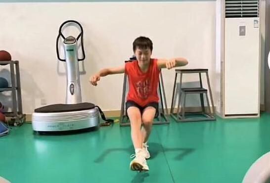 ;向光明海报定格;革命者高光时刻;向着光明前进点亮革命之路;消防战斗早晚会有牺牲 杜江全力以赴致敬平凡英雄;小11神情诡异引发悬念;小陈指导变身冠军教练;小丑女玛格特;罗比和;坦克女郎;小春节相约一起;补年;小黑蛛迈尔斯_莫拉莱斯;小黑蛛迈尔斯C位出道 带你探索全新蜘蛛侠宇宙;小李子莱昂纳多;迪卡普里奥或将联手网飞;小李子同马丁;斯科塞斯有望开始第六次合作;小马宝莉和;变形金刚、;星球大战等都是美国著名玩具厂商孩之宝旗下的IP